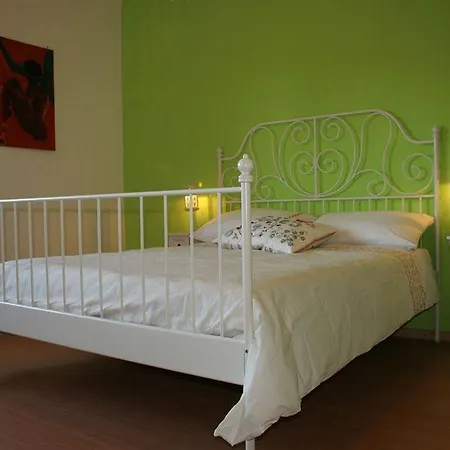 At 2* Róma